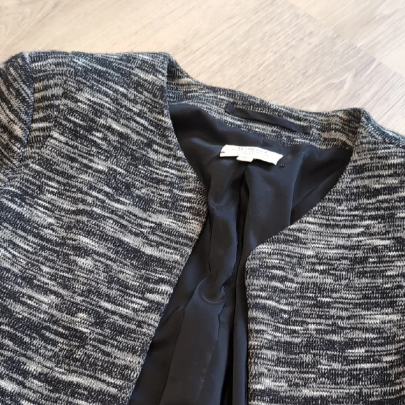 Wilfred Black and Gray Blazer with Textured Open-Front Design - Picture 4 of 5
